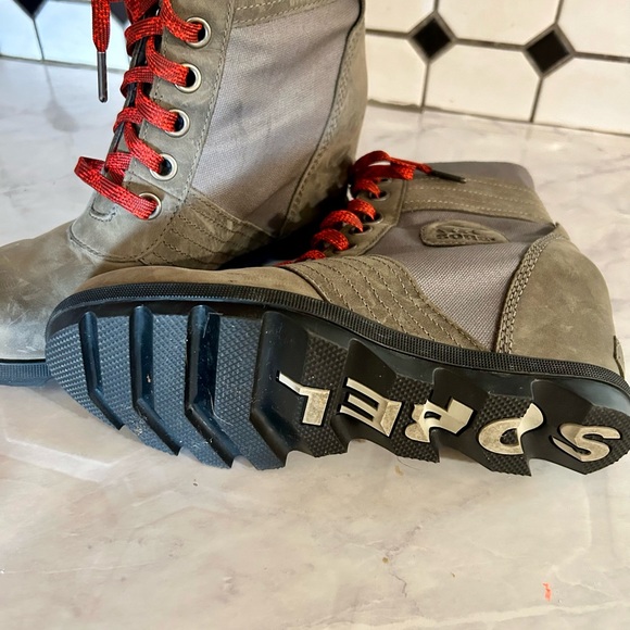 Sorel Lexie Wedge Boots 🥾 - Picture 3 of 4